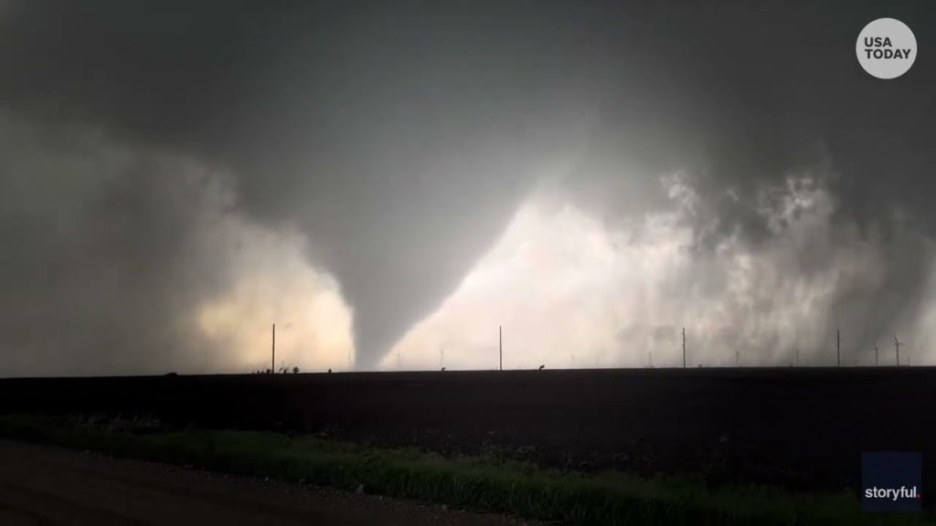 Oklahoma tornadoes in Enid and Braman caught on camera from airplane ...